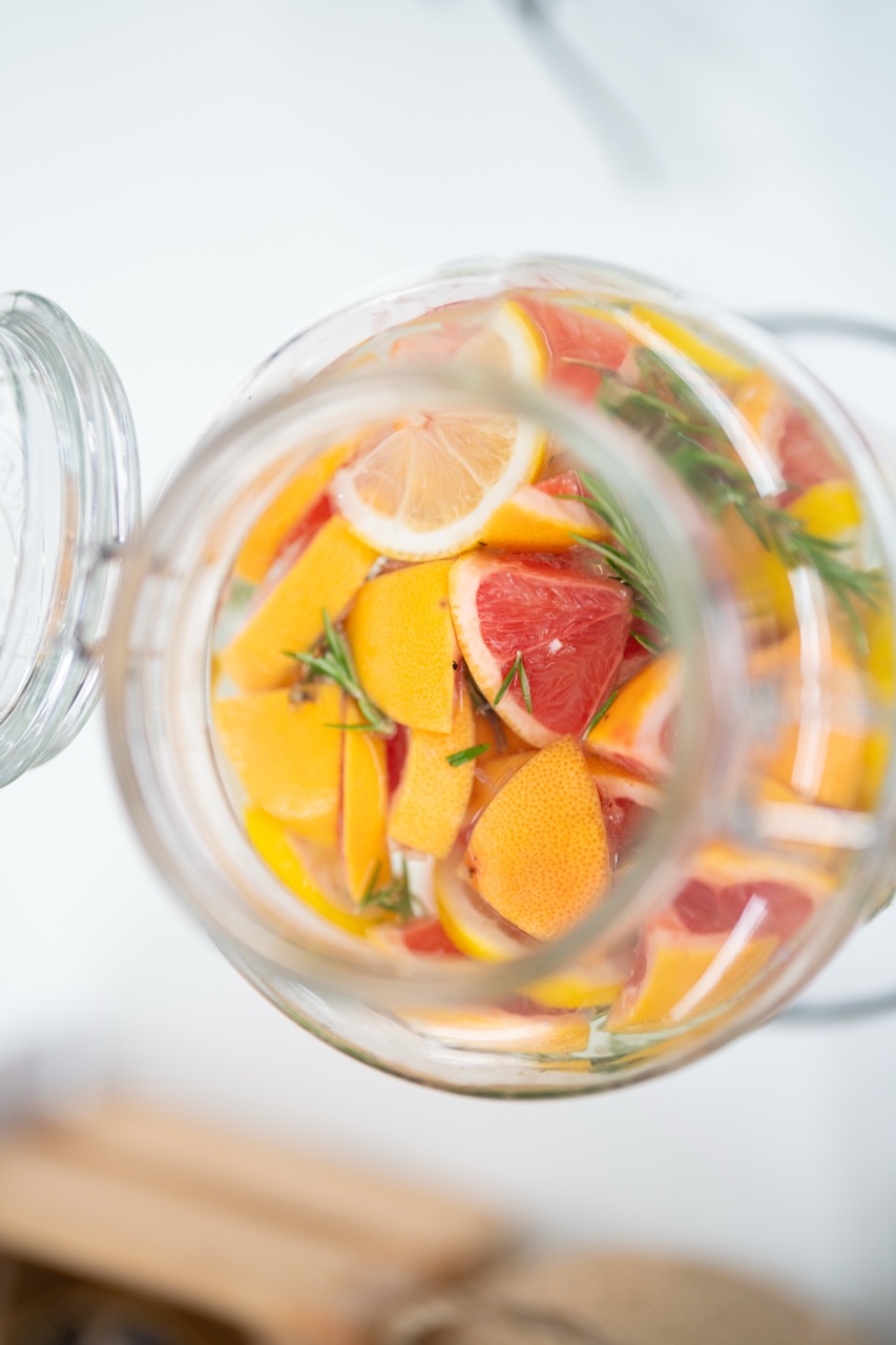 Buffet de boissons sans alcool servi lors d'un family day d'entreprise