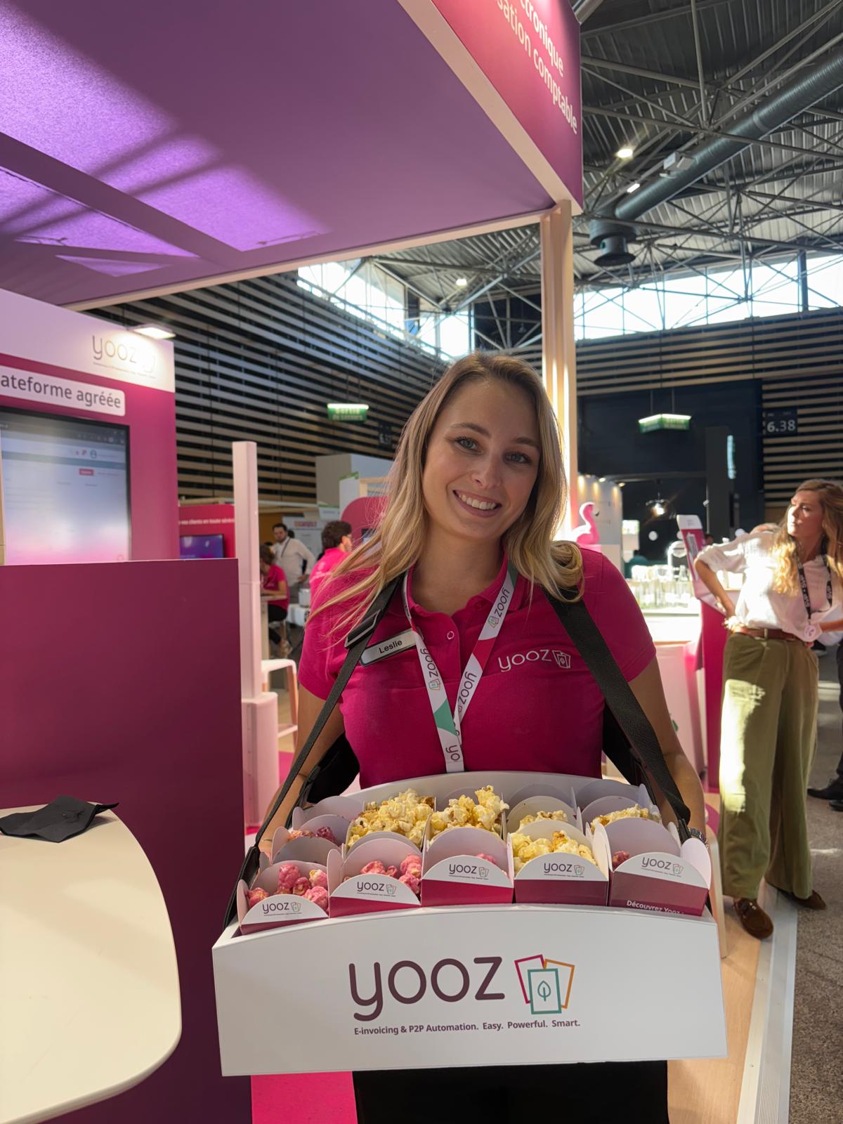 Panière de pop-corn portée par une barbista®