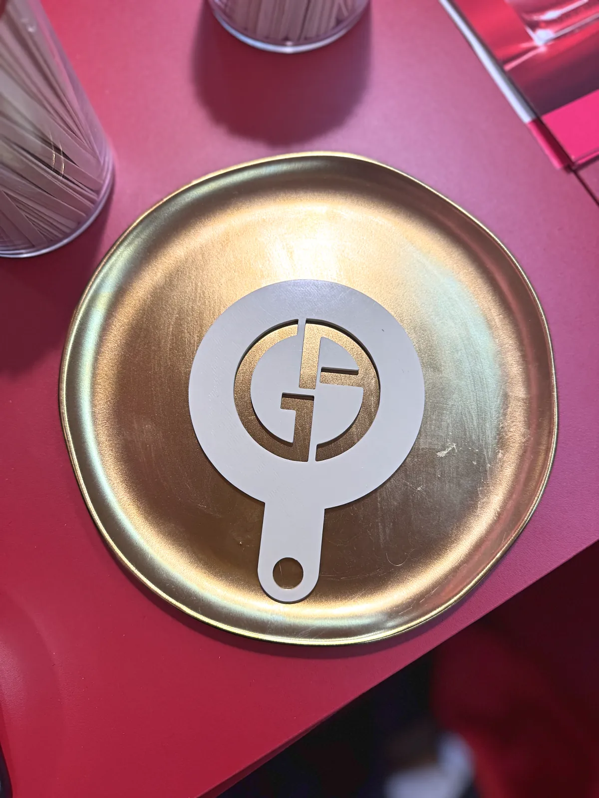 Pochoir sur mesure au logo de la marque pour le décor des boissons chaudes